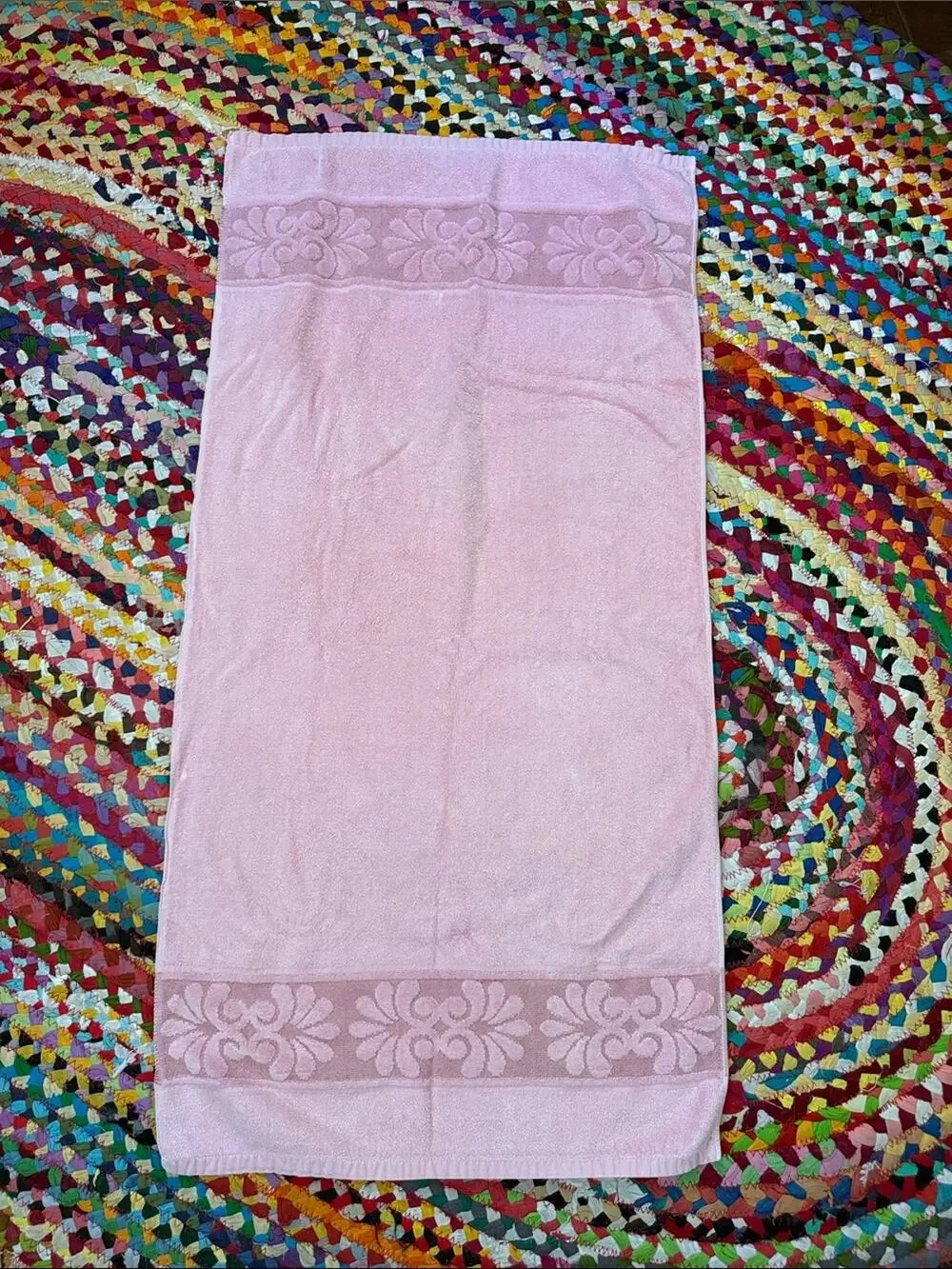 Vintage 70s/80s Diamond Classic Pink Floral Boho Grandma Cottage Bath Towel